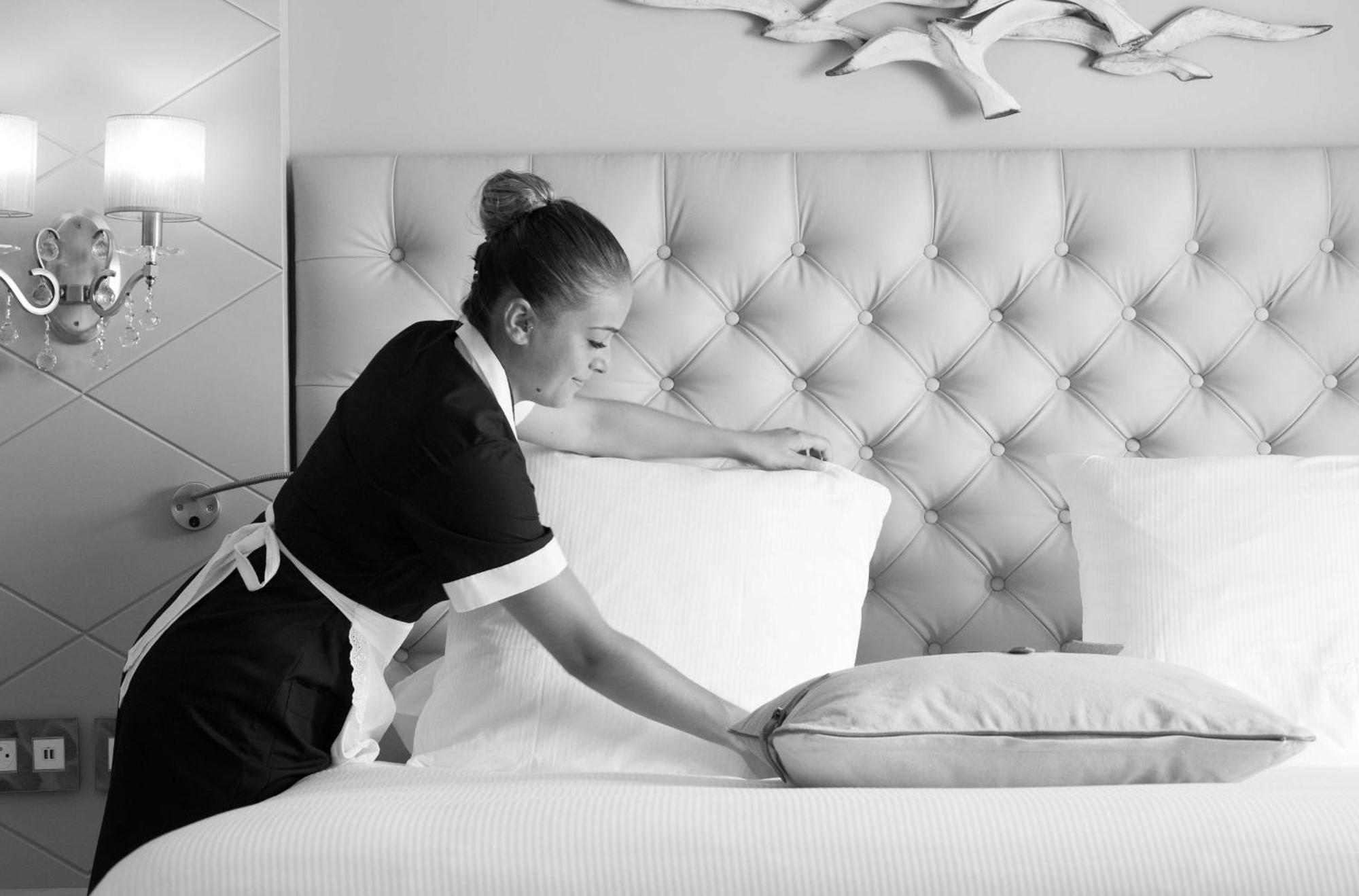 לה סיין סור-מר Grand Hotel Des Sablettes Plage, Curio Collection By Hilton מראה חיצוני תמונה